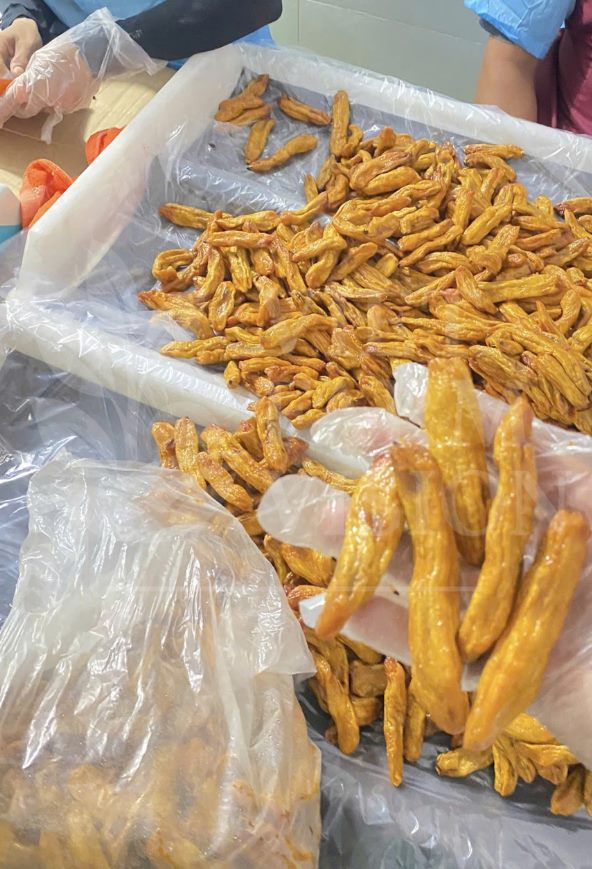 Natural dried banana chips wholesale - OEM service available