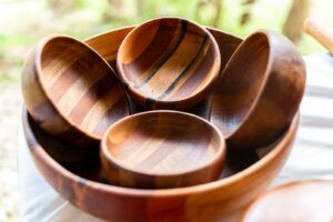 Set of Vietnamese acacia wooden bowls and wooden tableware for B2B wholesale export